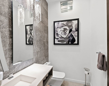 610 N Stanley Avenue - Photo Thumbnail 36