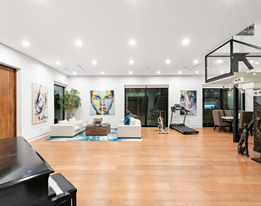 610 N Stanley Avenue - Photo Thumbnail 12