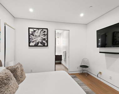 610 N Stanley Avenue - Photo Thumbnail 32