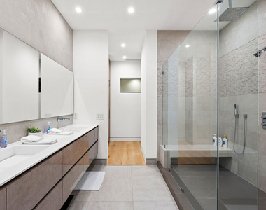 637 N Gardner Street - Photo Thumbnail 22