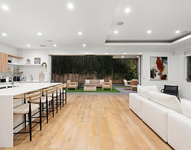 637 N Gardner Street - Photo Thumbnail 7