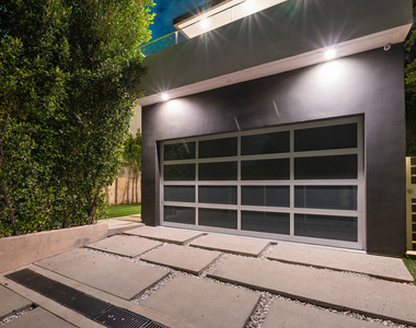 637 N Gardner Street - Photo Thumbnail 5