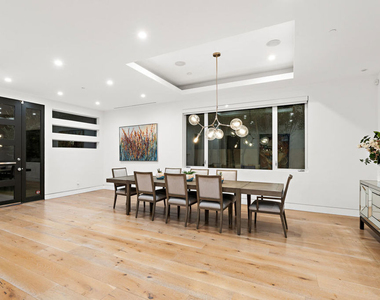 637 N Gardner Street - Photo Thumbnail 13