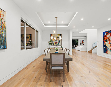637 N Gardner Street - Photo Thumbnail 14