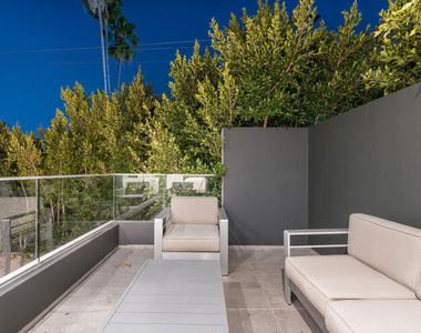 637 N Gardner Street - Photo Thumbnail 23