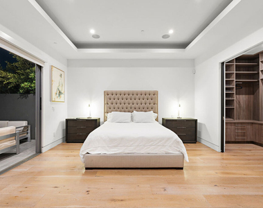 637 N Gardner Street - Photo Thumbnail 19