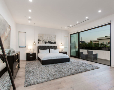 736 N Curson Avenue - Photo Thumbnail 26