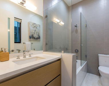 736 N Curson Avenue - Photo Thumbnail 36