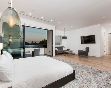 736 N Curson Avenue - Photo Thumbnail 28