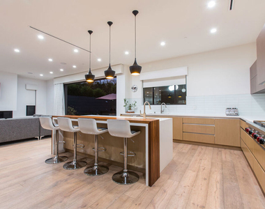 736 N Curson Avenue - Photo Thumbnail 20