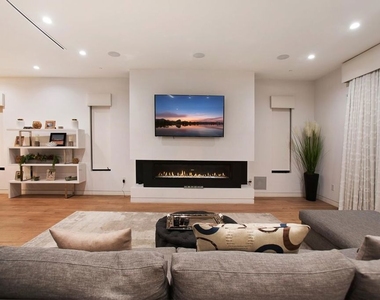736 N Curson Avenue - Photo Thumbnail 14