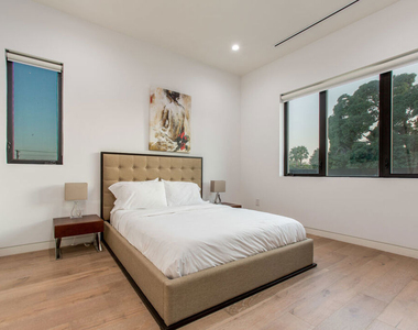 736 N Curson Avenue - Photo Thumbnail 34