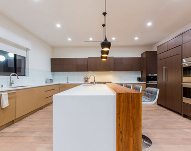 736 N Curson Avenue - Photo Thumbnail 18
