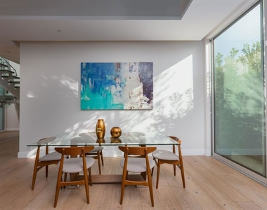 721 N Spaulding Avenue - Photo Thumbnail 15