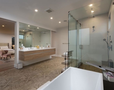 721 N Spaulding Avenue - Photo Thumbnail 21