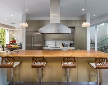 721 N Spaulding Avenue - Photo Thumbnail 11