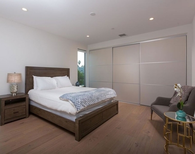 721 N Spaulding Avenue - Photo Thumbnail 33