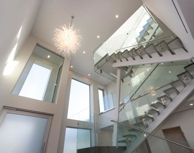 721 N Spaulding Avenue - Photo Thumbnail 16