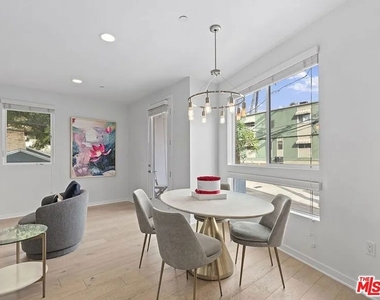 11912 Laurelwood Drive - Photo Thumbnail 10