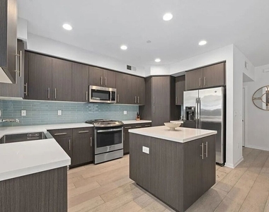11912 Laurelwood Drive - Photo Thumbnail 15