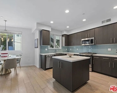 11912 Laurelwood Drive - Photo Thumbnail 12