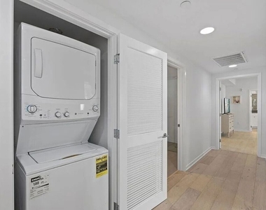 11912 Laurelwood Drive - Photo Thumbnail 19
