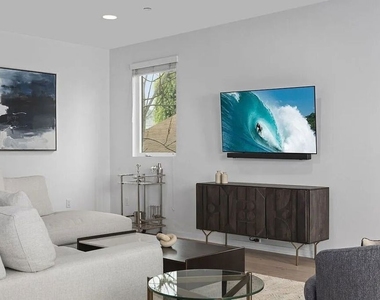 11912 Laurelwood Drive - Photo Thumbnail 7