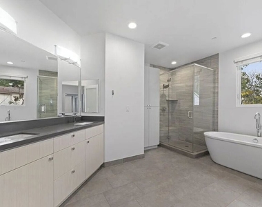 11912 Laurelwood Drive - Photo Thumbnail 25