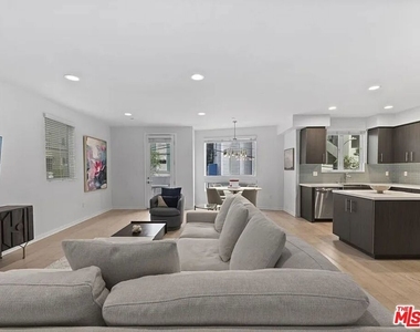 11912 Laurelwood Drive - Photo Thumbnail 9