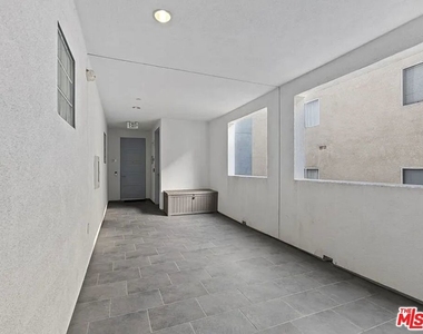 11912 Laurelwood Drive - Photo Thumbnail 33