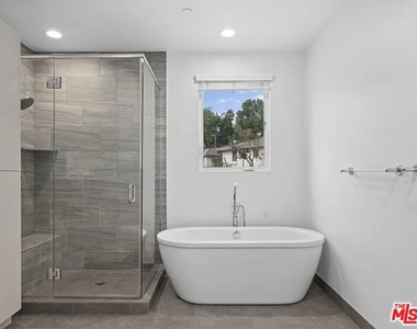11912 Laurelwood Drive - Photo Thumbnail 26