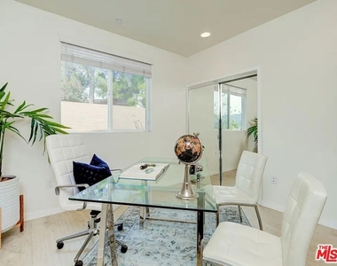 11912 Laurelwood Drive - Photo Thumbnail 31