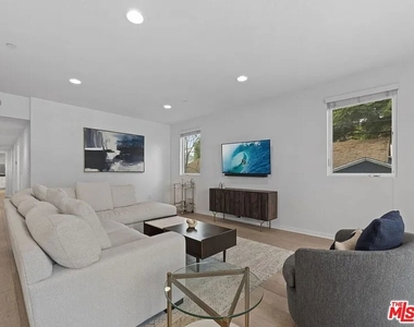 11912 Laurelwood Drive - Photo Thumbnail 6
