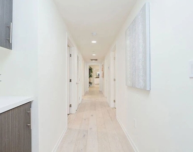 11912 Laurelwood Drive - Photo Thumbnail 20