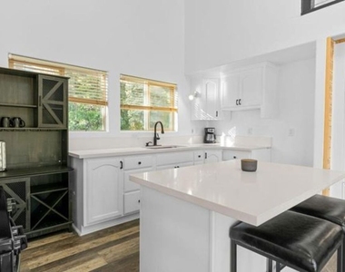 993 Cameron Drive - Photo Thumbnail 13