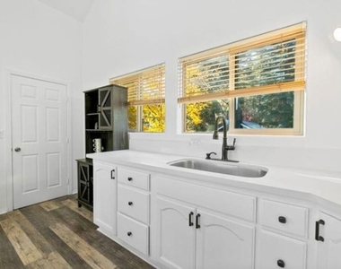 993 Cameron Drive - Photo Thumbnail 15