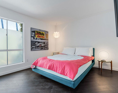 22705 Crespi Street - Photo Thumbnail 26