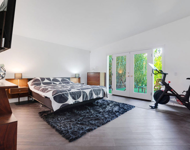 22705 Crespi Street - Photo Thumbnail 19
