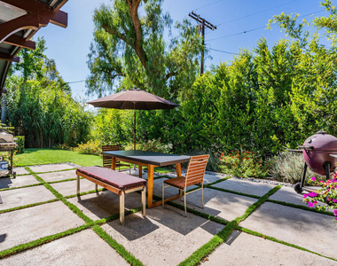 22705 Crespi Street - Photo Thumbnail 9