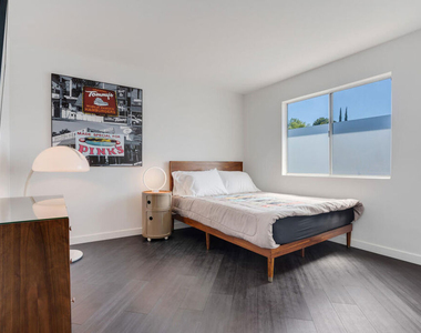 22705 Crespi Street - Photo Thumbnail 28