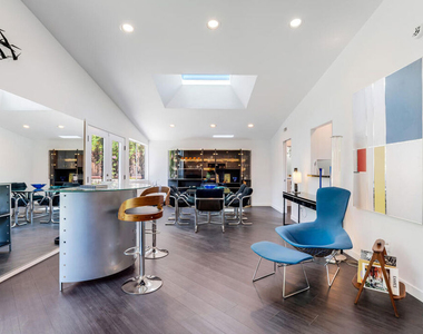 22705 Crespi Street - Photo Thumbnail 6