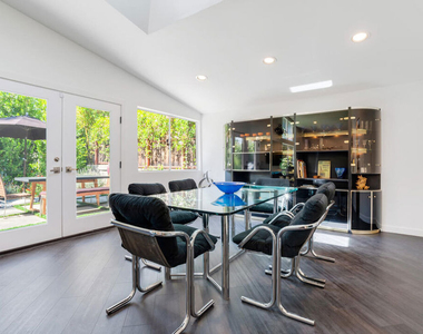 22705 Crespi Street - Photo Thumbnail 17