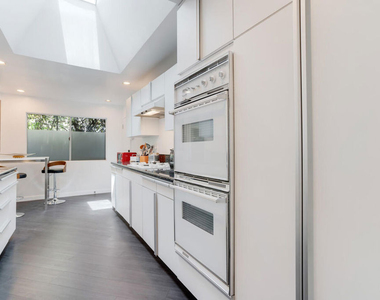 22705 Crespi Street - Photo Thumbnail 16