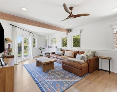 3240 Tilden Avenue - Photo Thumbnail 10