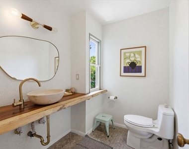 3240 Tilden Avenue - Photo Thumbnail 23