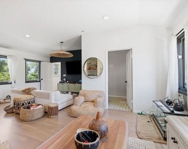 3240 Tilden Avenue - Photo Thumbnail 32
