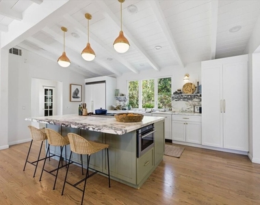 3240 Tilden Avenue - Photo Thumbnail 14