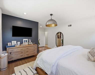3240 Tilden Avenue - Photo Thumbnail 37
