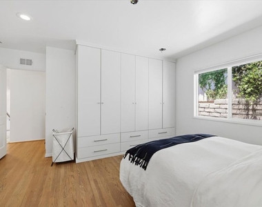 3240 Tilden Avenue - Photo Thumbnail 42