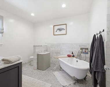 3240 Tilden Avenue - Photo Thumbnail 39